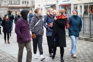 Personen beim Spazierengehen