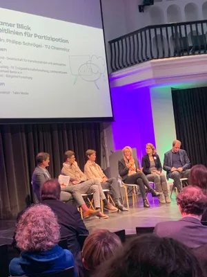 Gruppendiskussion auf der InNoWest-Bühne der PartWiss.