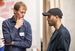 Qasem und Stefan im Gespräch