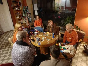 Blick in Marthas Tisch auf die Teilnehmenden am Tisch