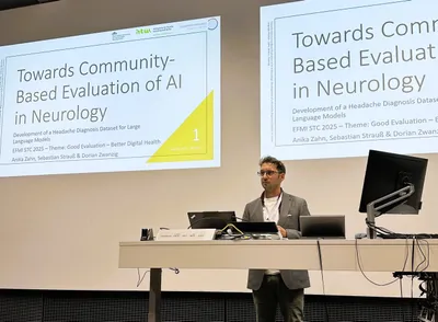 Dorian Zwanzig stellt das Projekt auf einer Konferenz (EFMI STC 2025) in Osnabrück 2025 vor. 